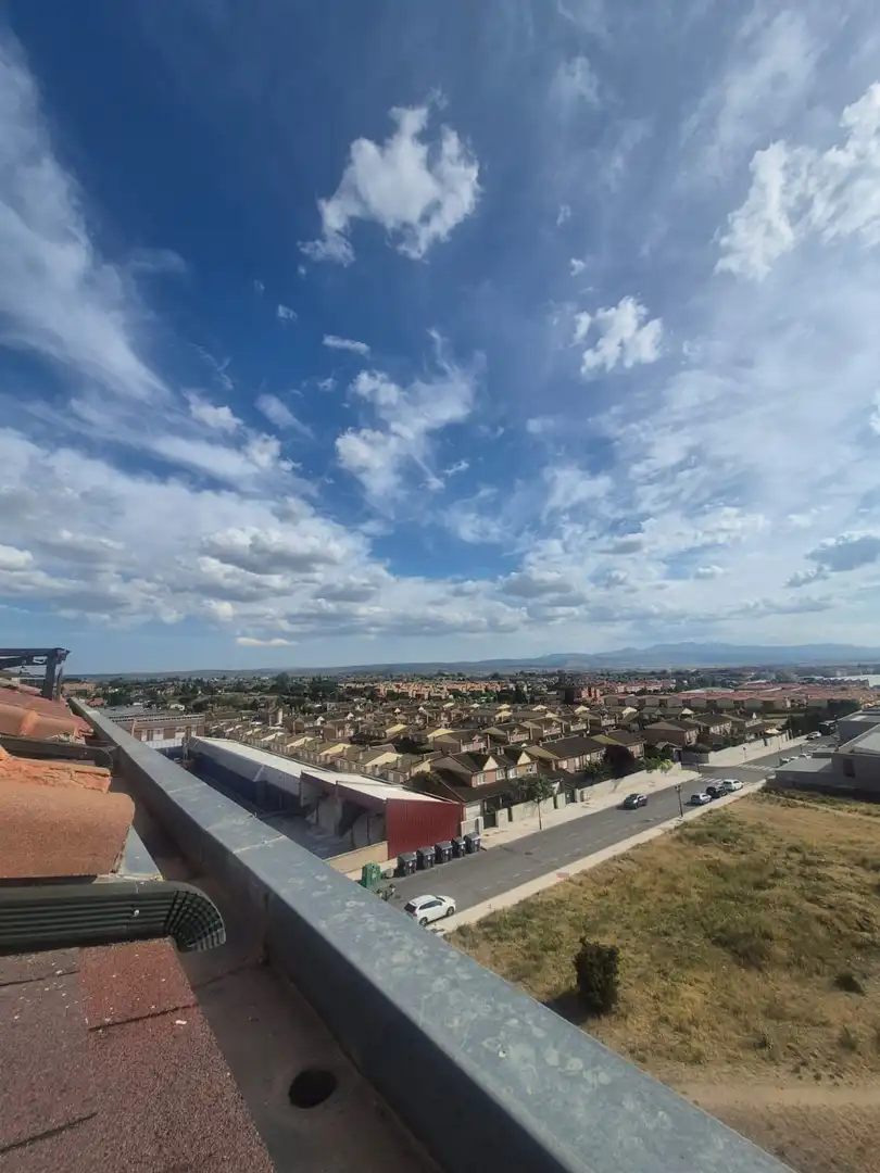 Vista exterior de Àtic en venda en Ávila amb Calefacció, Terrassa i Traster