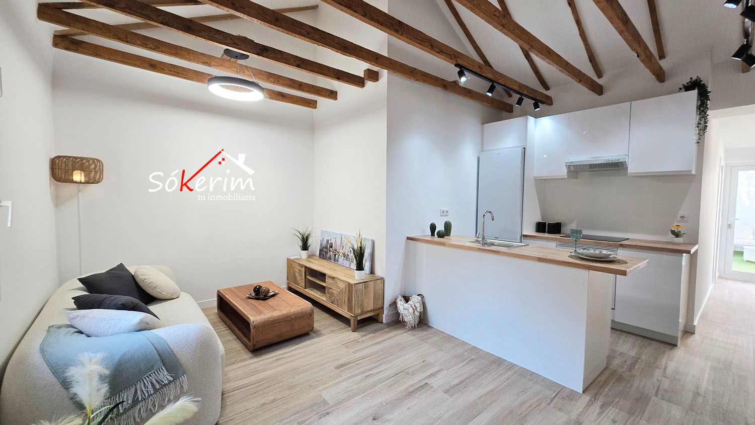 Living room of Single-family semi-detached for sale in  Madrid Capital  with Air Conditioner, Heating and Parquet flooring