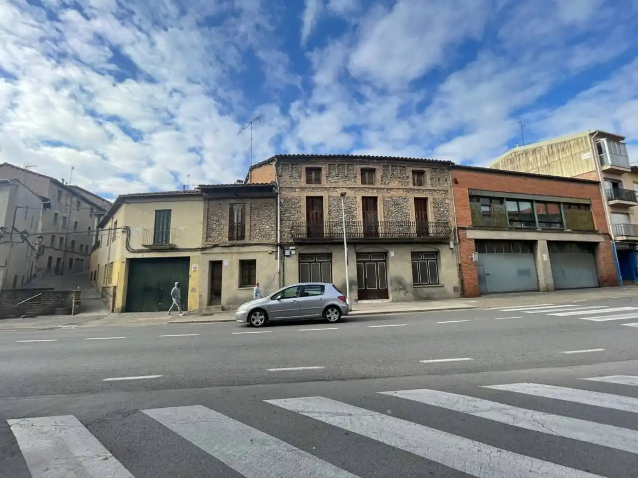 Exterior view of Houses for sale in Manlleu