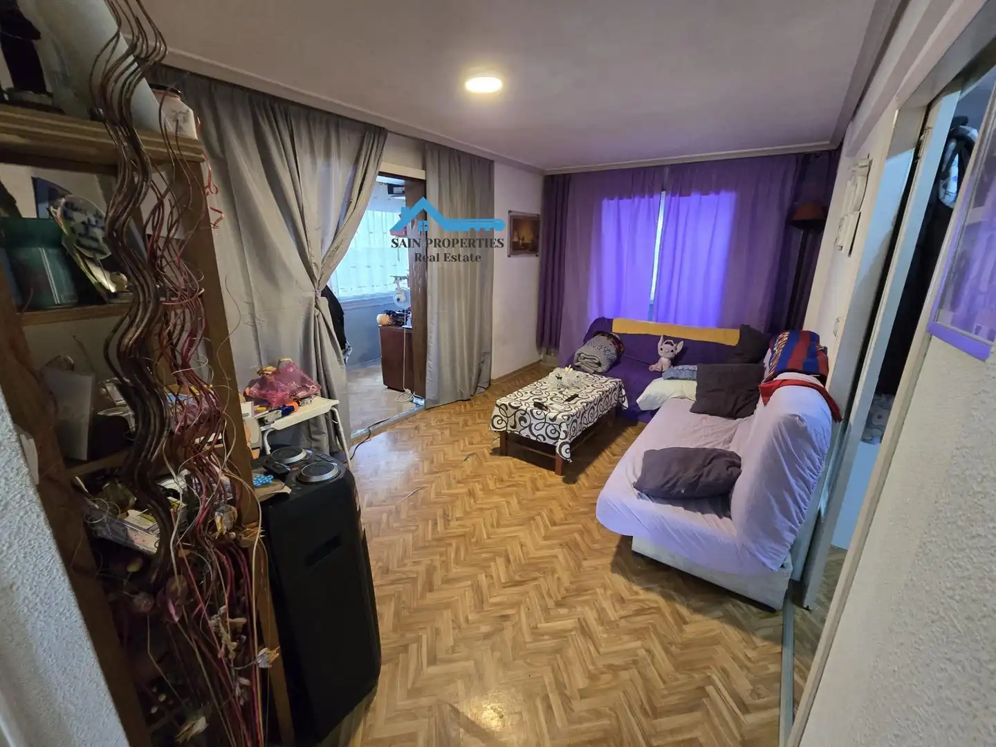 Flat with terrace for sale in Juzgados - Plaza de Toros