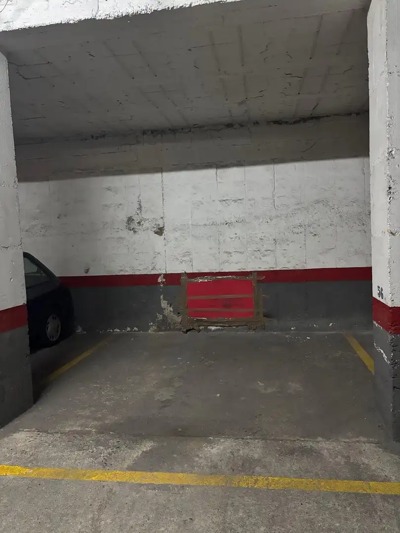 Garatge en venda en Badalona