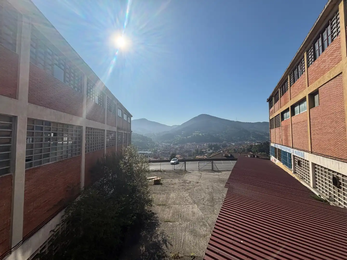 Vista exterior de Nau industrial en venda en Arrigorriaga