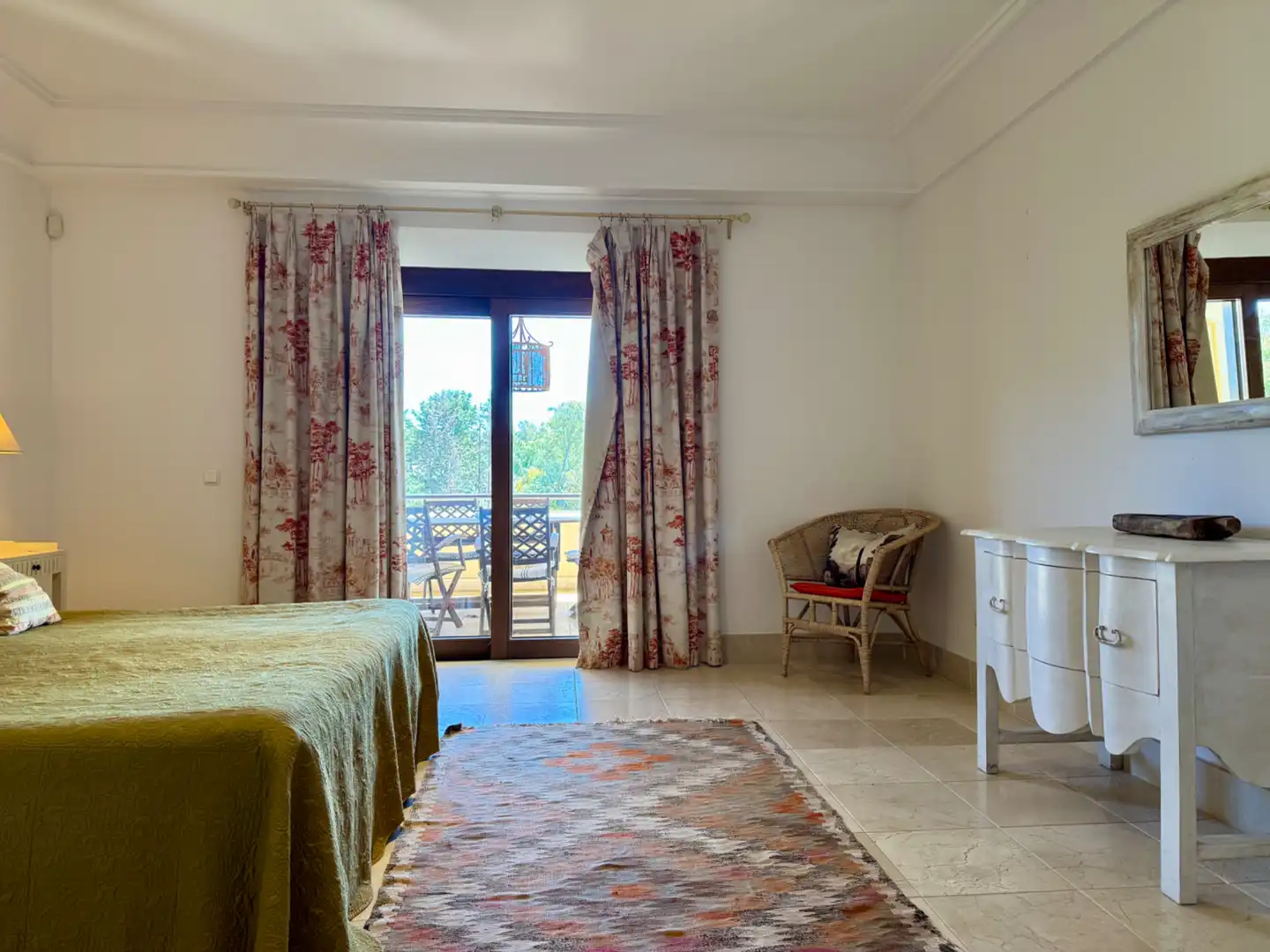 Bedroom of Flat for sale in Sotogrande  with Air Conditioner, Heating and Private garden