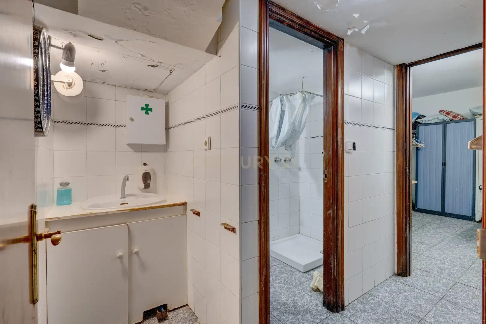 Commercial properties for sale in Deba  with Air Conditioner
