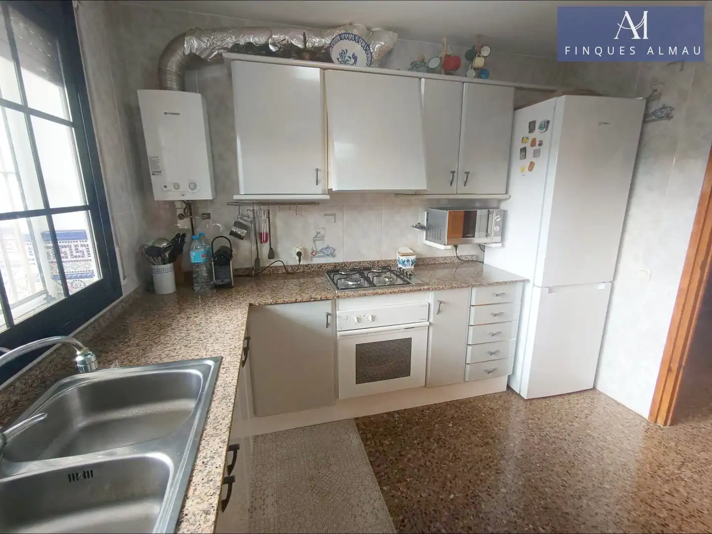 Cuina de Casa o xalet en venda en Sant Pere de Ribes amb Calefacció, Jardí privat i Terrassa