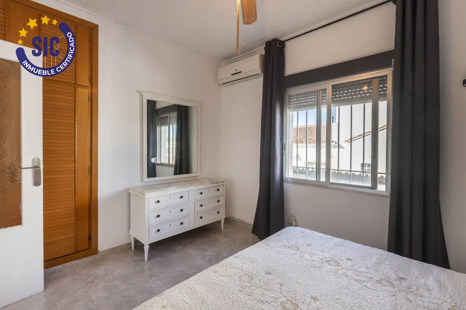 Bedroom of Houses for sale in L'Eliana  with Air Conditioner, Heating and Private garden