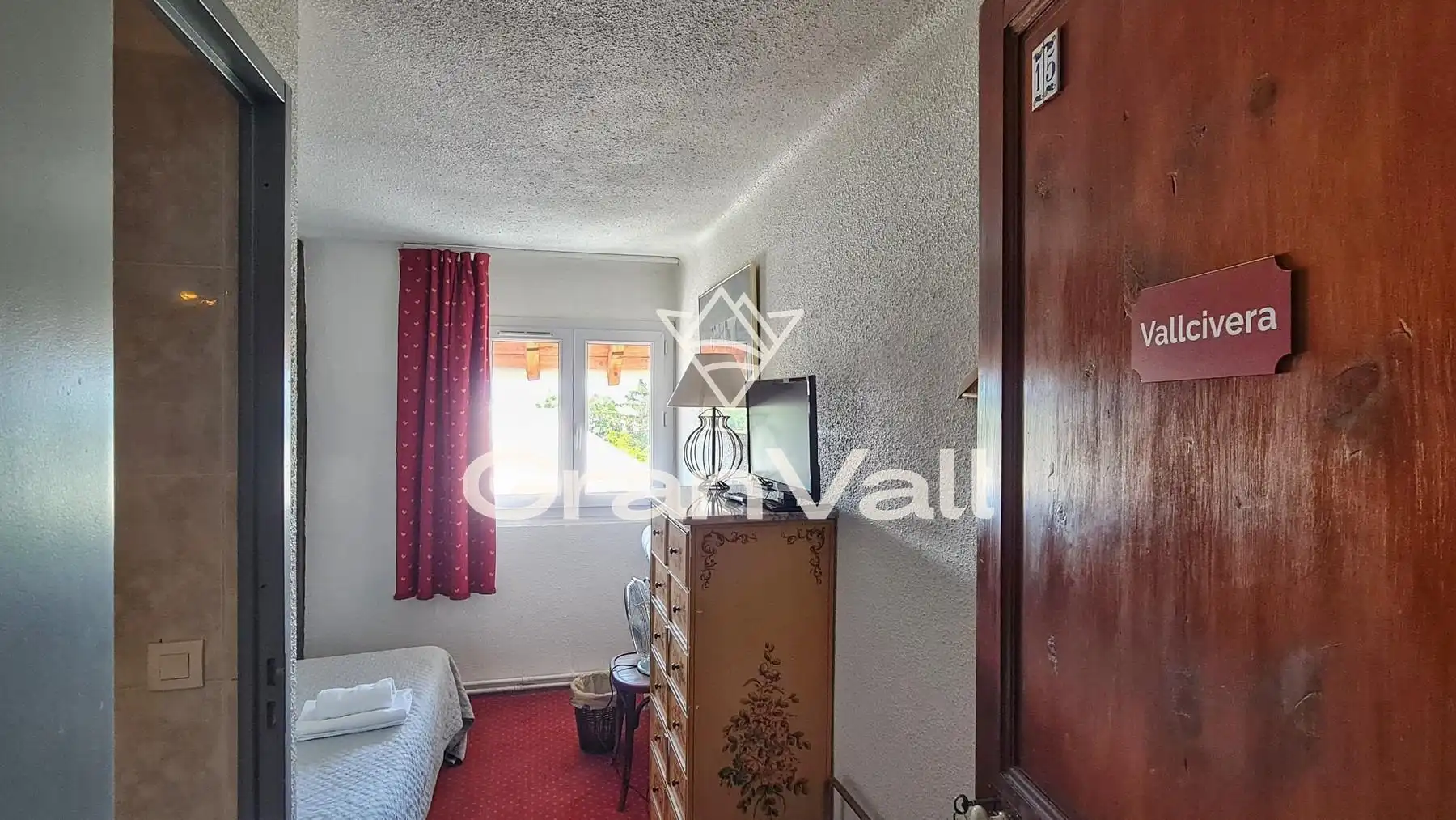 Habitación de Edificio en venta en Latour - de - Carol