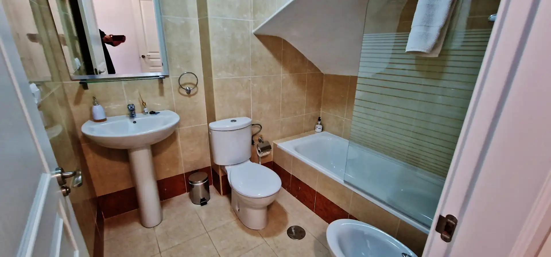 Badezimmer von Wohnungen zur Miete in Vélez de Benaudalla mit Klimaanlage, Heizung und Terrasse