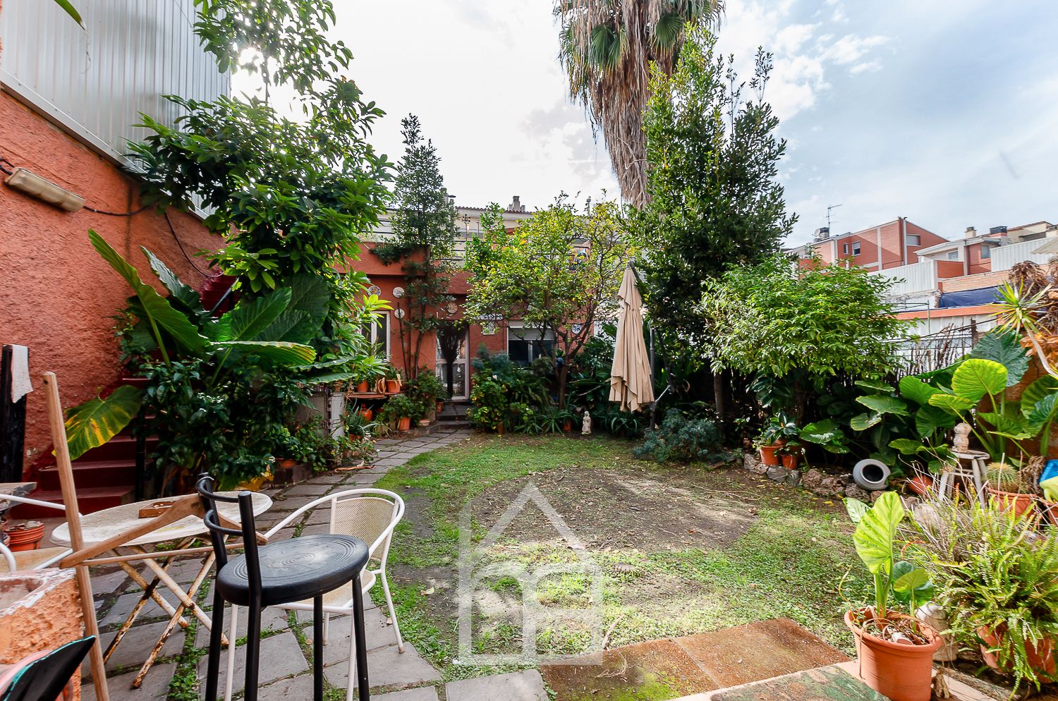 Jardí de Pis en venda en Cornellà de Llobregat amb Aire condicionat, Jardí privat i Traster
