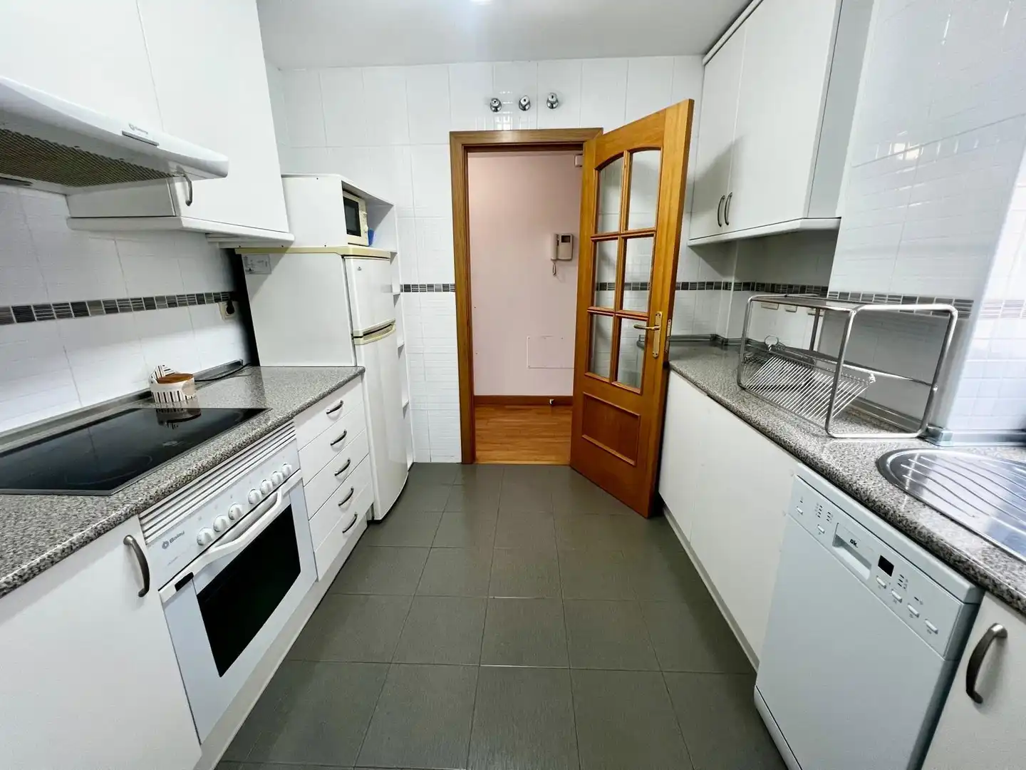 Kitchen of Flat for sale in Málaga  with Private garden, Storage room and Community pool