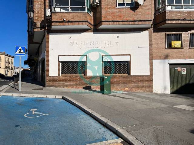 Local comercial en Alquiler en Plaza Obispo Galarza en Casco Antiguo