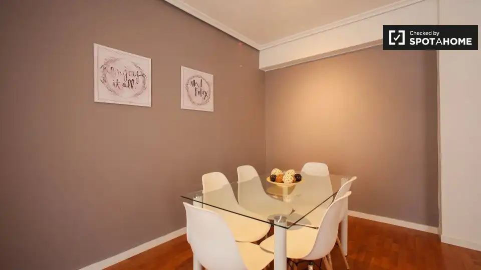 Comedor de Piso de alquiler en Valencia con Aire acondicionado, Calefacción y Amueblado