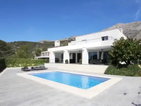 Vista exterior de Àtic de lloguer en Altea amb Aire condicionat, Jardí privat i Traster