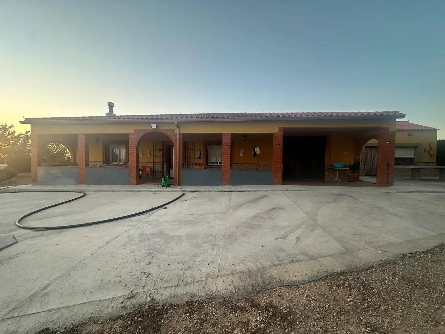 Vista exterior de Casa o chalet en venta en Villarrobledo con Jardín privado, Terraza y Trastero