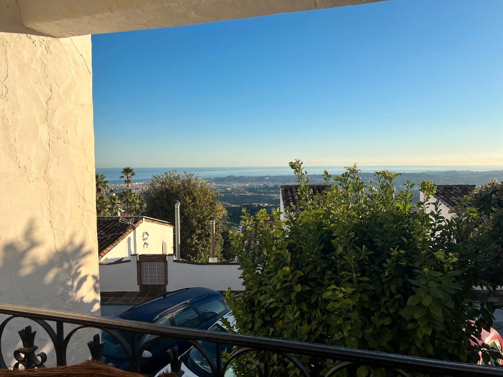 Vista exterior de Dúplex en venda en Mijas amb Aire condicionat i Moblat