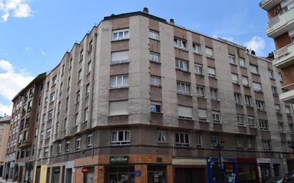 Vista exterior de Pis en venda en Oviedo 