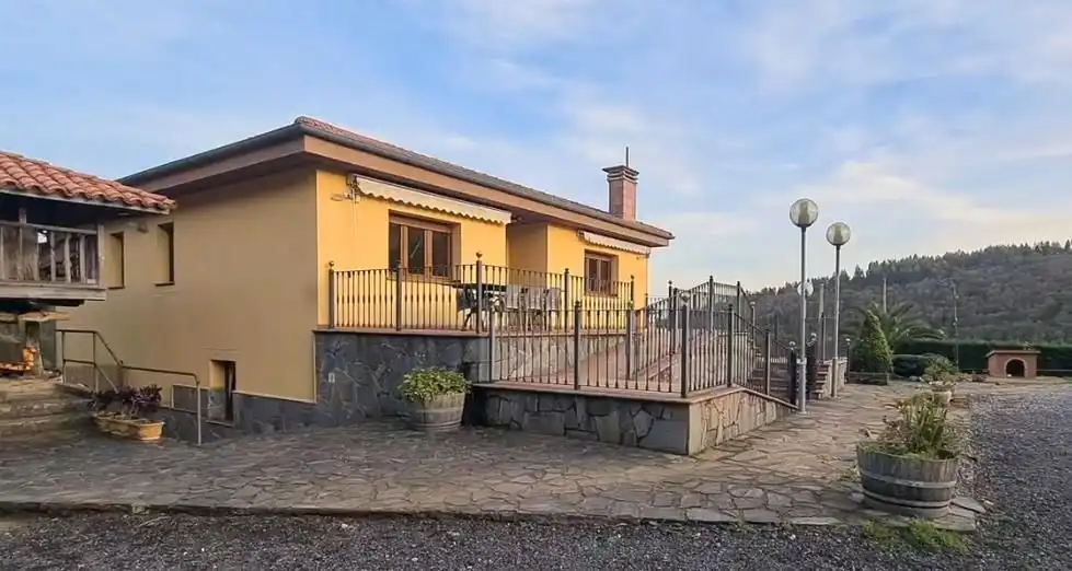 Vista exterior de Casa o chalet en venta en Pravia con Calefacción, Terraza y Trastero