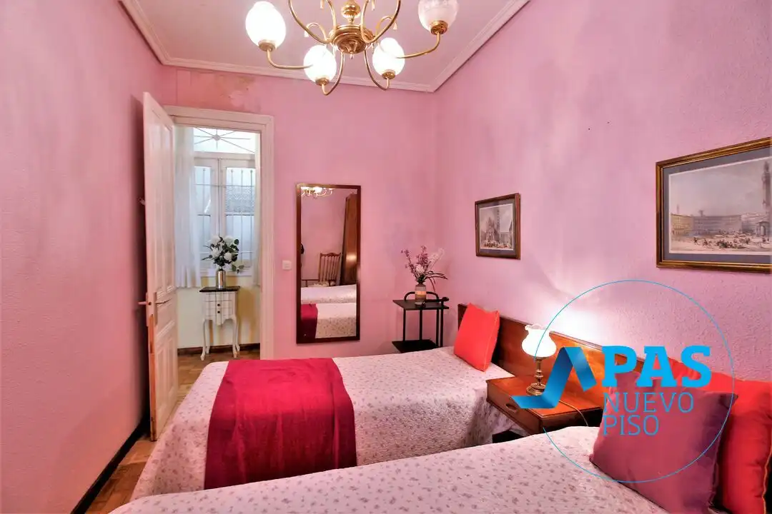 Habitación de Piso en venta en Santander con Calefacción y Balcón