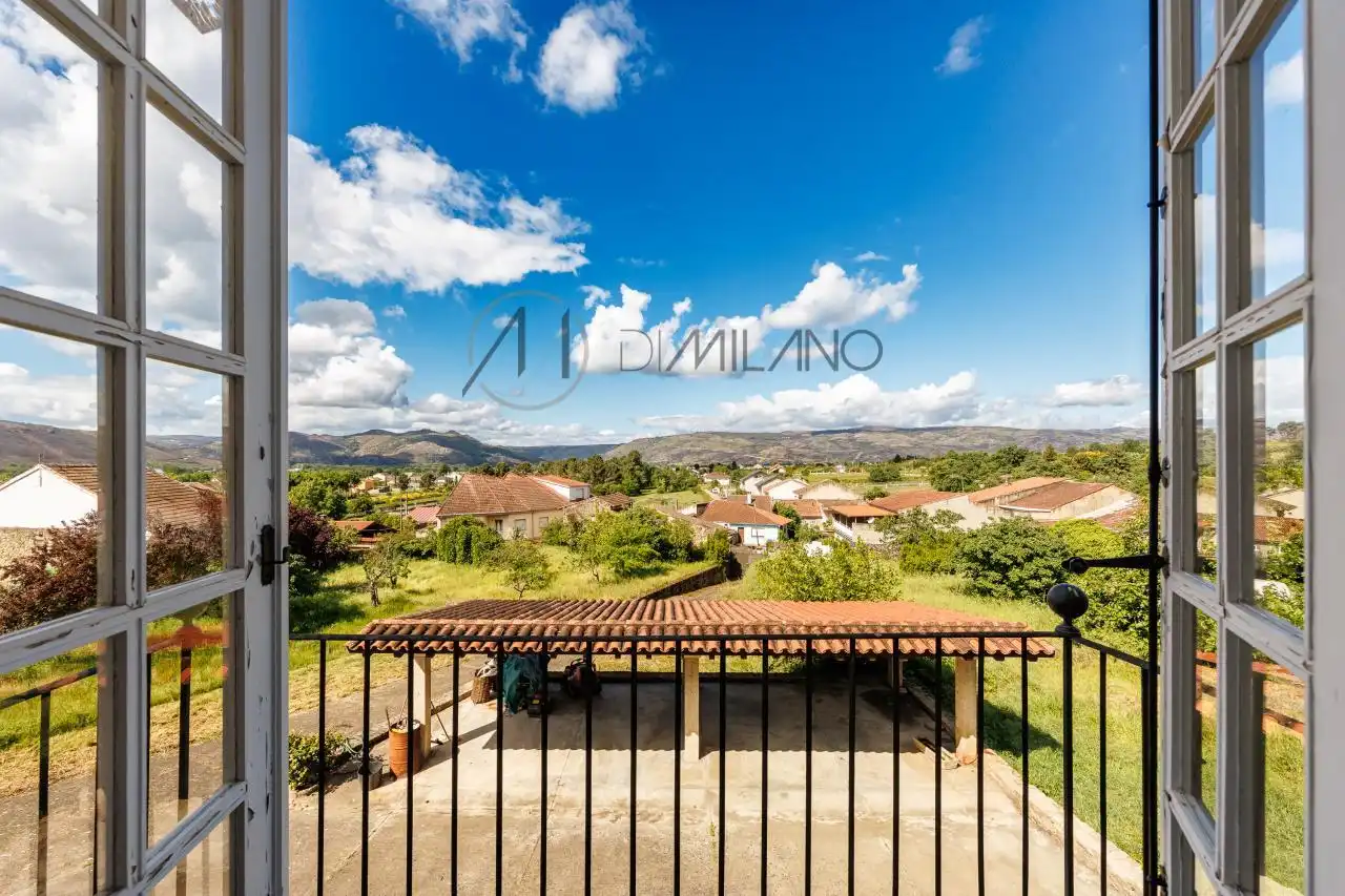 Vista exterior de Finca rústica en venta en Verín con Calefacción, Jardín privado y Parquet