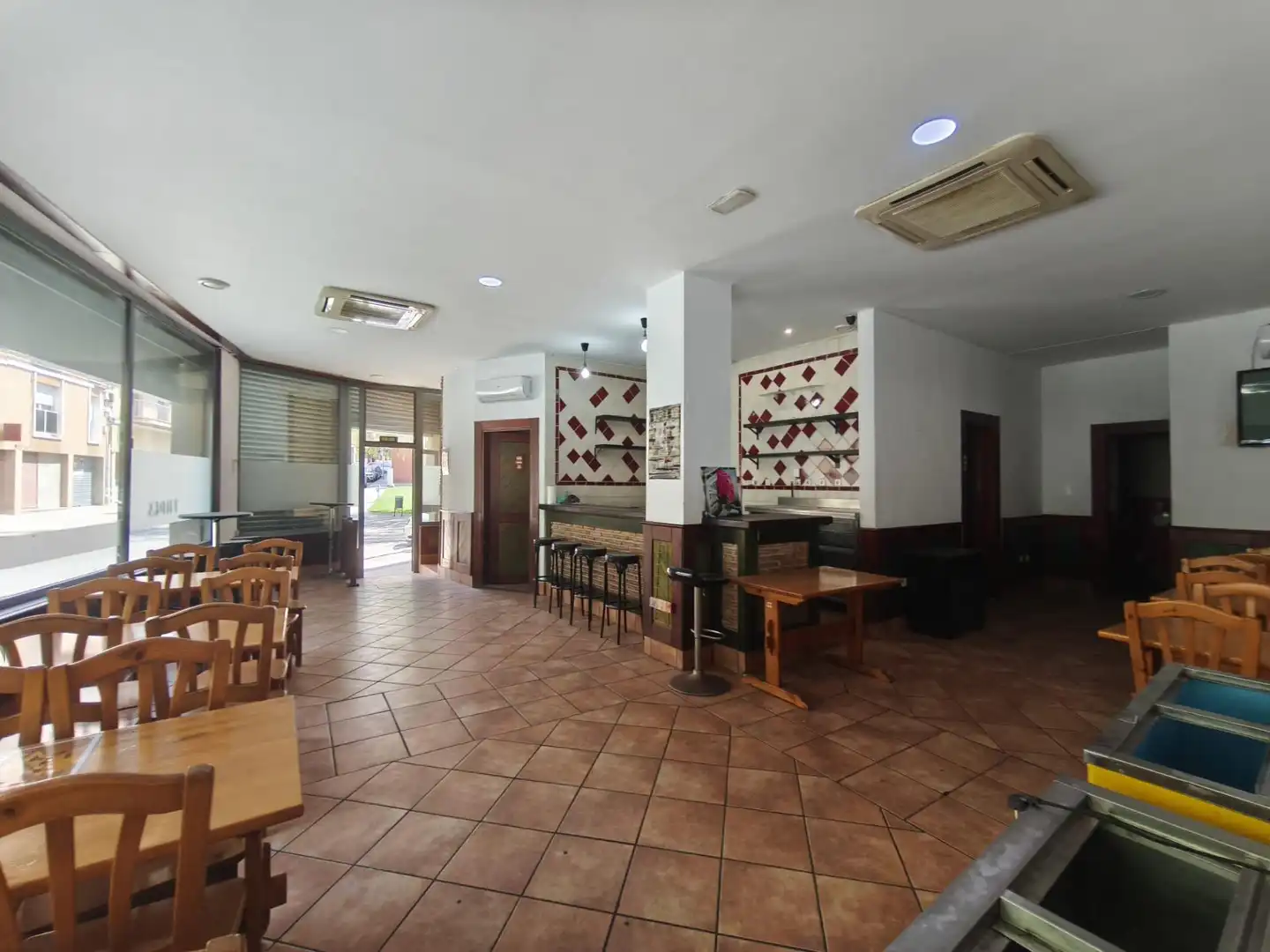 Local comercial en venda a Les Clotes