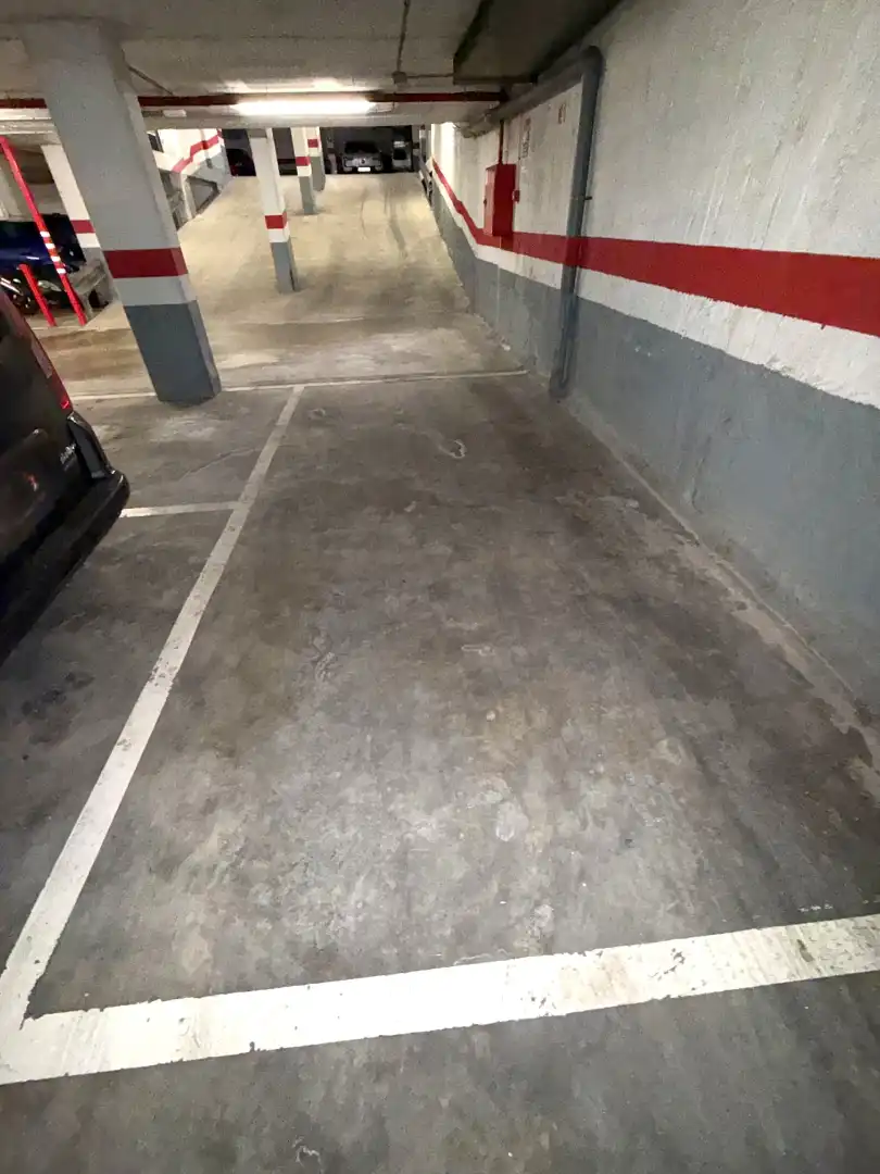 Parking of Flat for sale in L'Hospitalet de Llobregat  with Air Conditioner, Heating and Oven