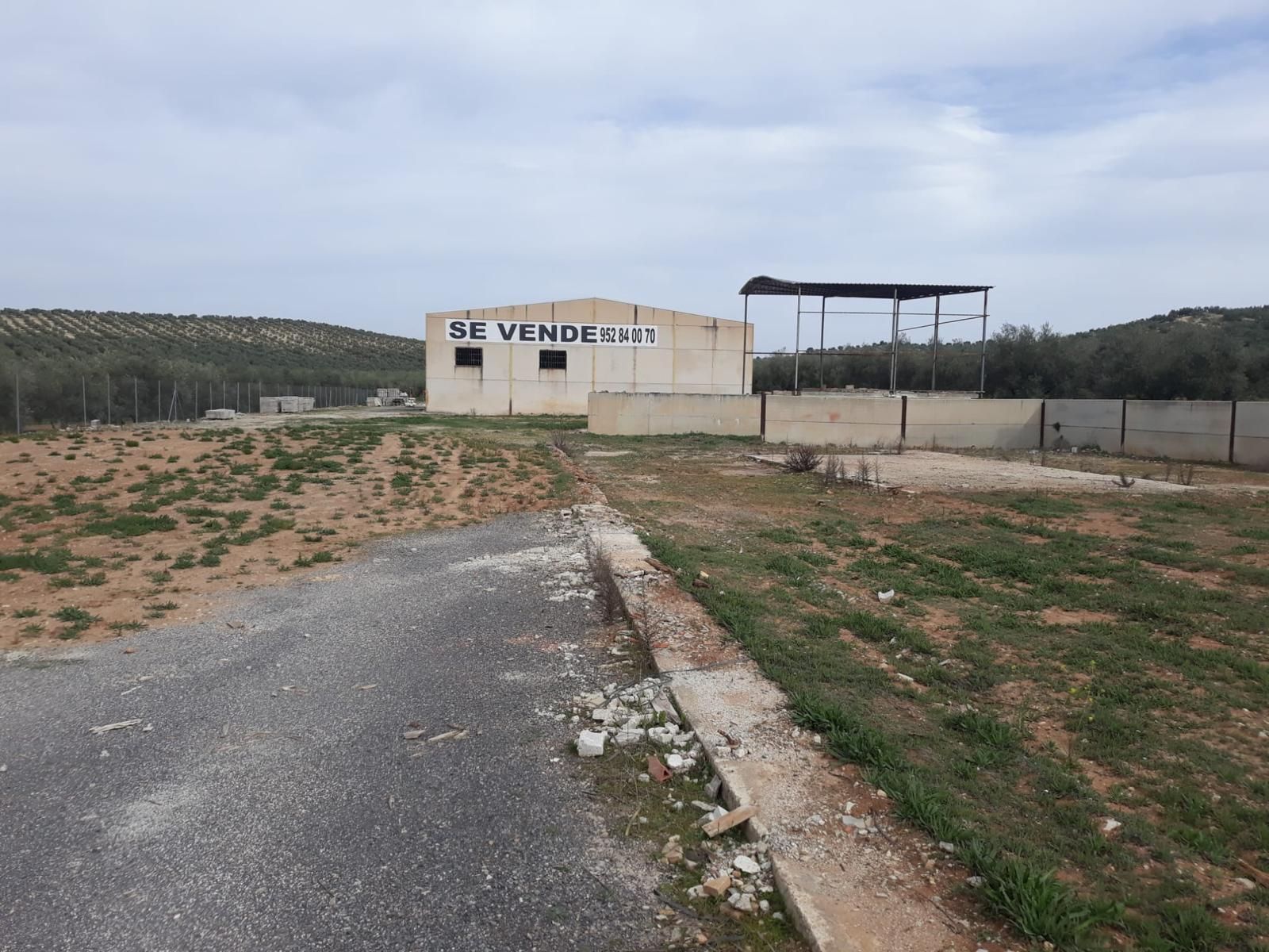 Nau industrial en venda en Benamejí