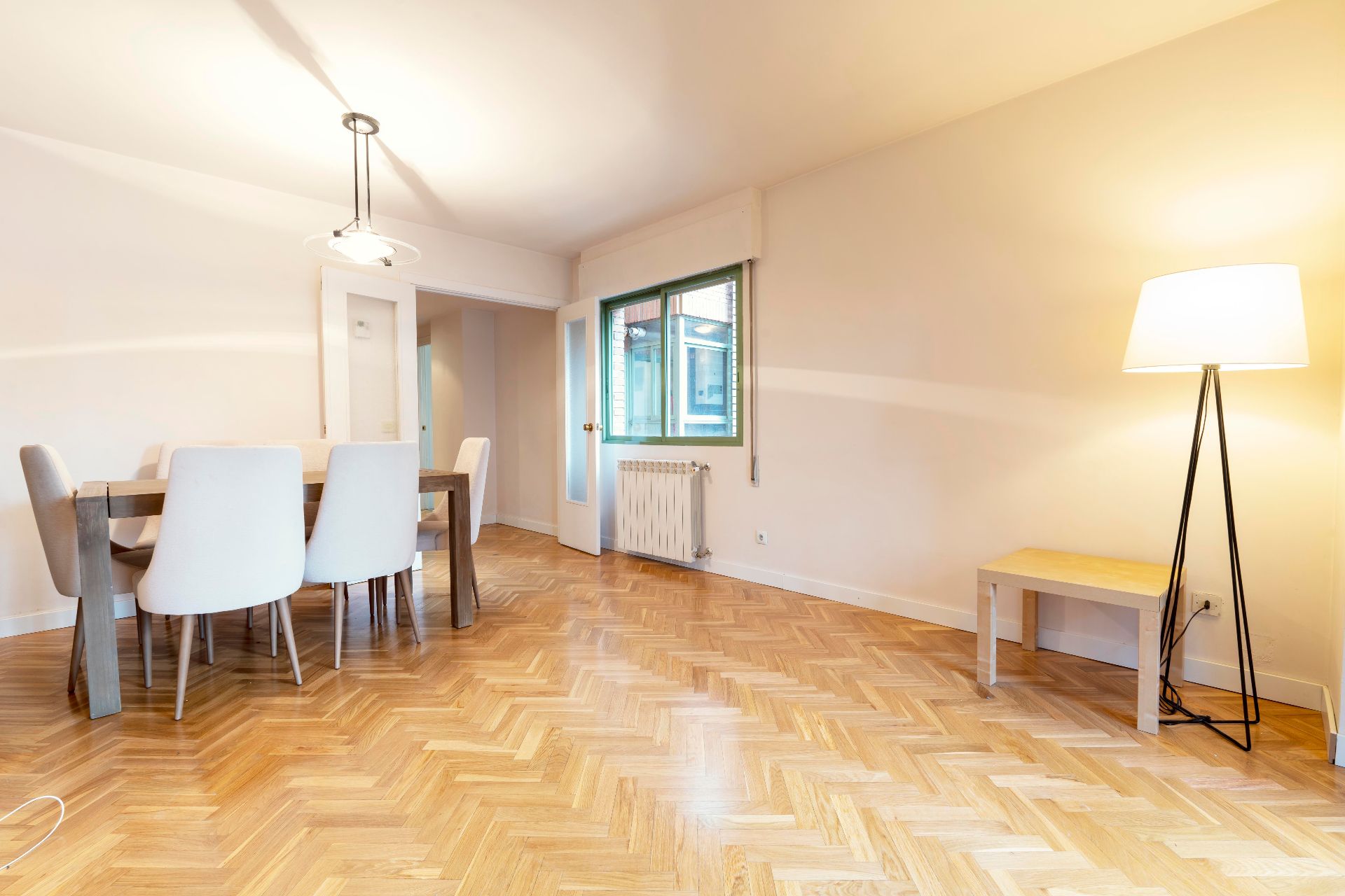 Exterior view of Flat to rent in  Madrid Capital  with Air Conditioner, Heating and Parquet flooring