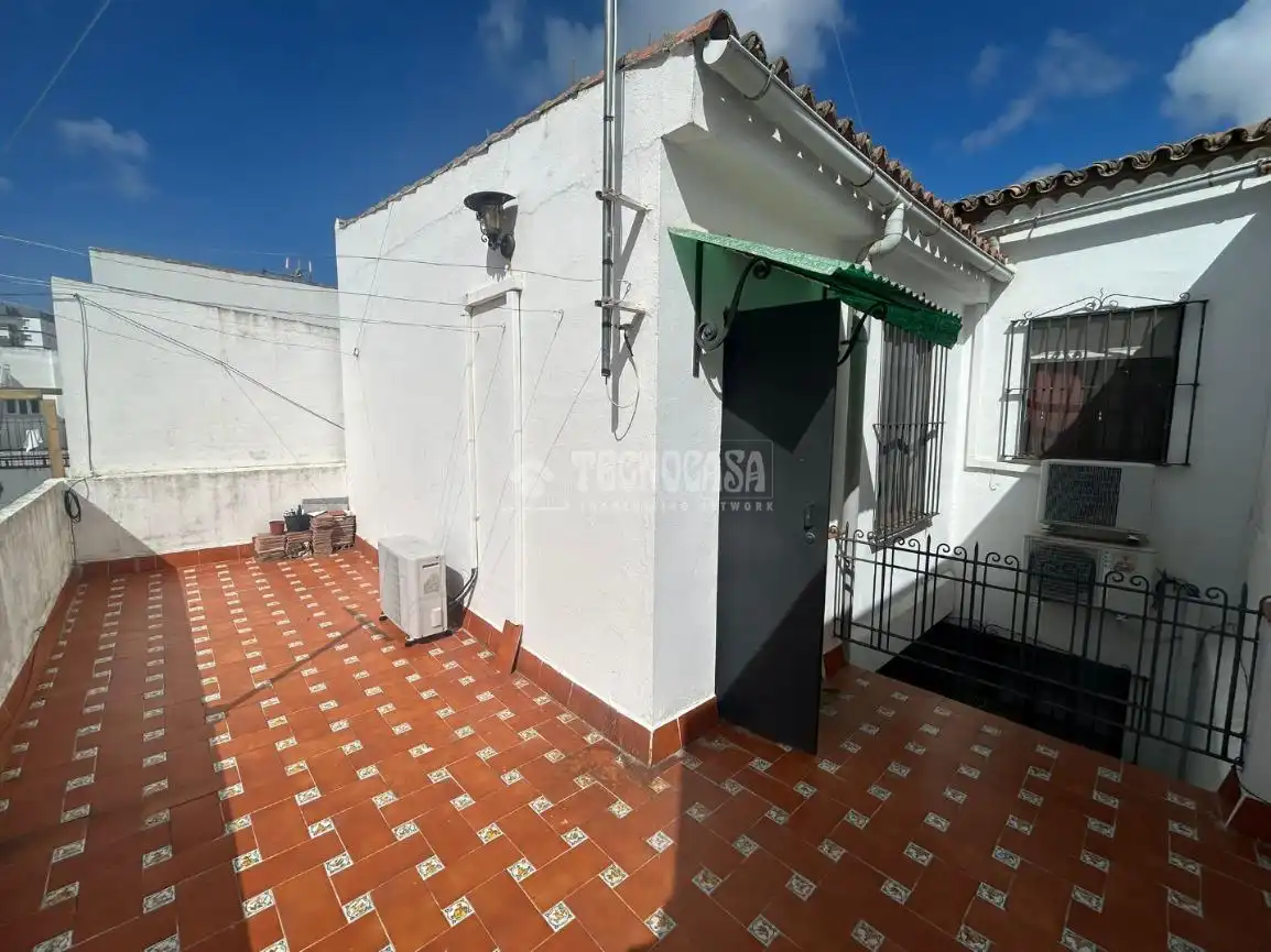 Vista exterior de Casa adosada en venta en Huelva con Aire acondicionado