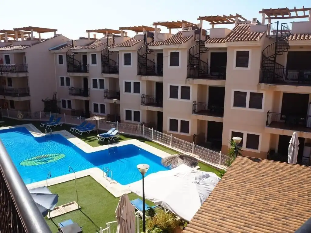 Schwimmbecken von Wohnungen zum Verkauf in Águilas mit Terrasse