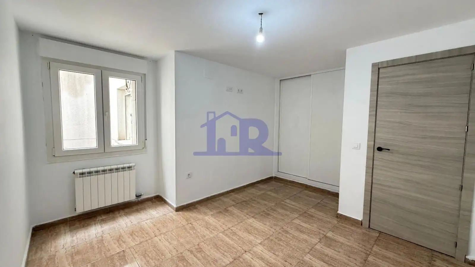 Piso en venta en Arcas del Villar con Calefacción y Trastero