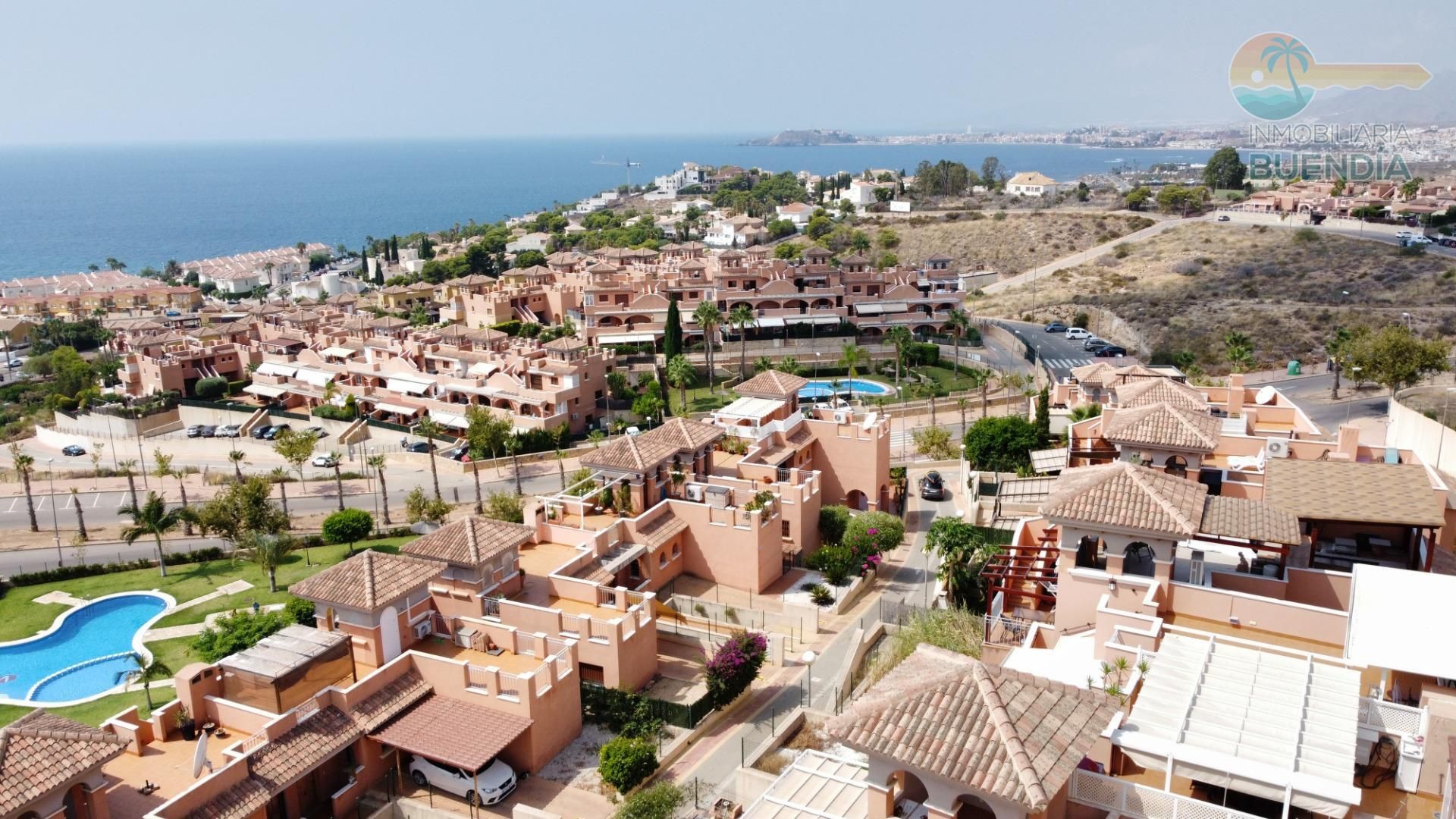 Vista exterior de Àtic en venda en Cartagena amb Aire condicionat, Terrassa i Piscina comunitària