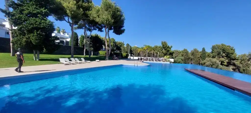 Piscina de Dúplex en venda en Sant Pere de Ribes amb Aire condicionat, Calefacció i Jardí privat