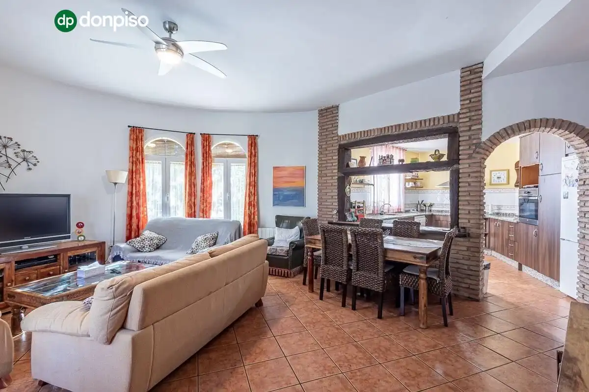 Chalet con piscina en venta en Calle del Arache 5, imagen 9