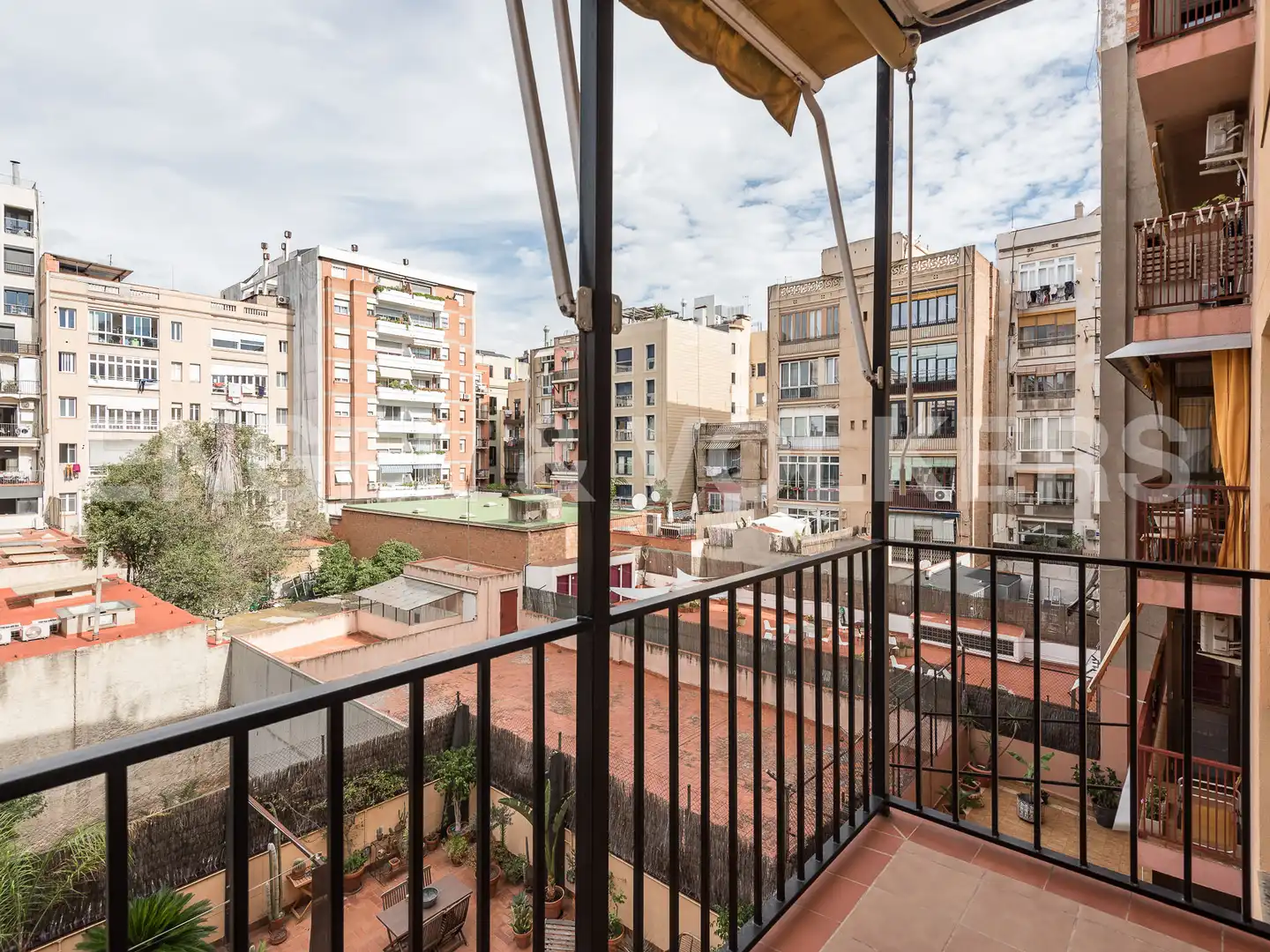 Schlafzimmer von Wohnung zum Verkauf in Barcelona mit Klimaanlage, Heizung und Terrasse