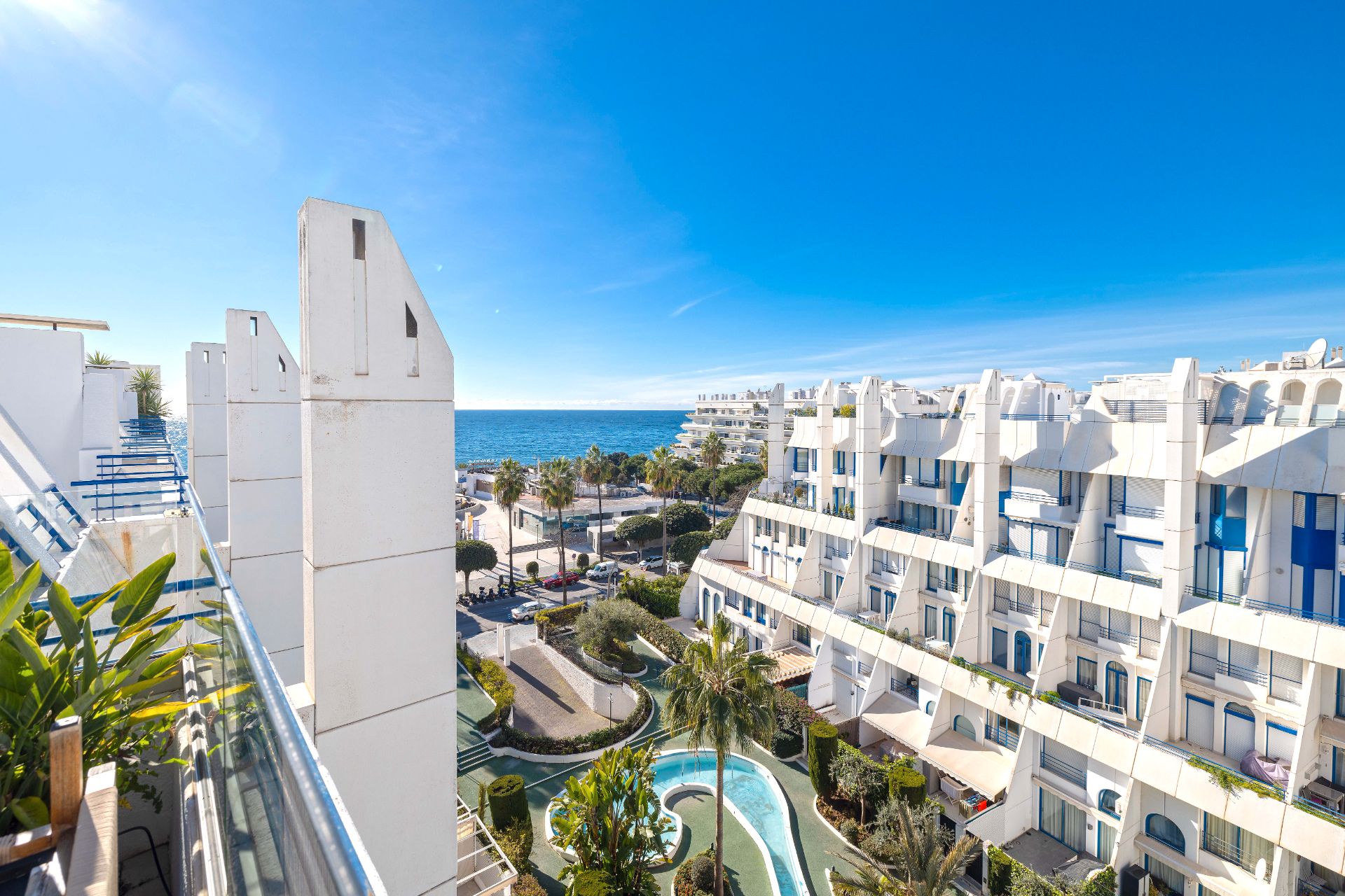 Vista exterior de Àtic en venda en Marbella amb Aire condicionat, Calefacció i Parquet