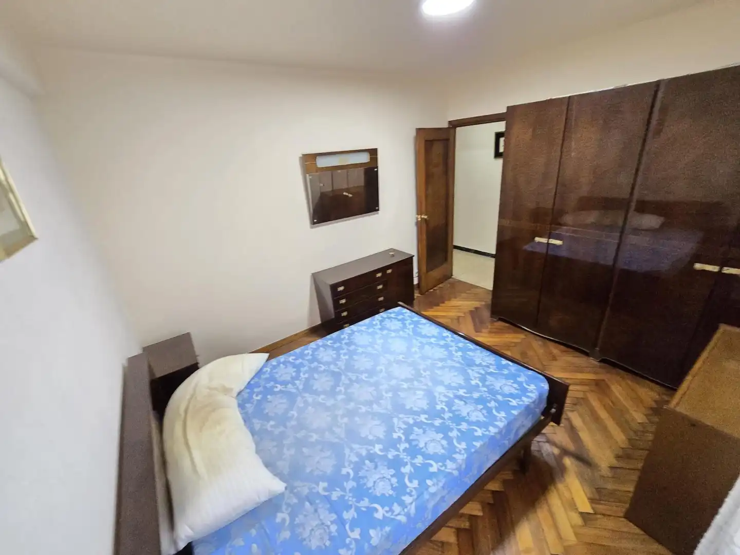 Dormitori de Pis de lloguer en Vigo  amb Parquet i Moblat