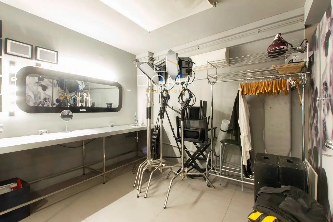 Commercial properties for sale in Barcelona  with Air Conditioner, Terrace and Furnished