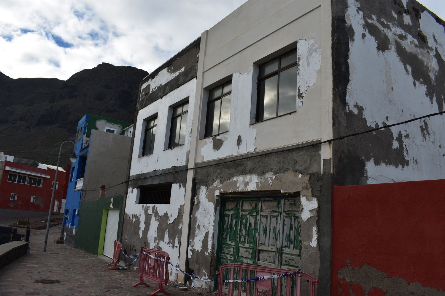 Exterior view of Single-family semi-detached for sale in Los Silos  with Terrace, Storage room and Furnished