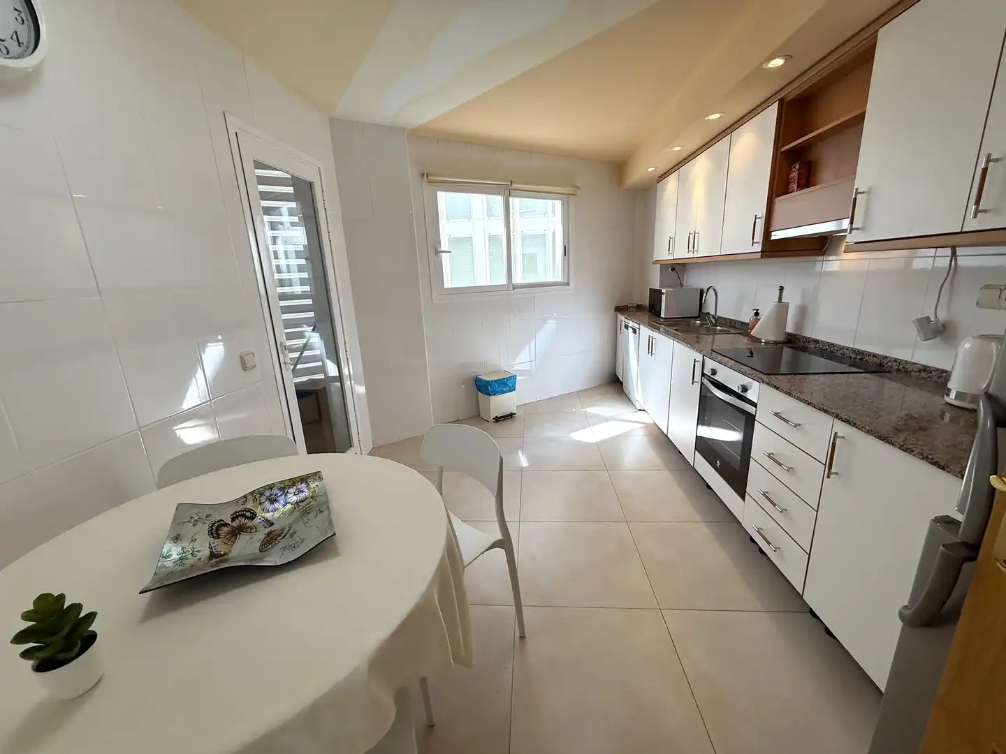 Cuina de Apartament en venda en Eivissa amb Aire condicionat, Calefacció i Jardí privat
