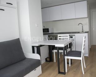 Cuina de Apartament de lloguer en San Sebastián de los Reyes amb Aire condicionat, Parquet i Piscina