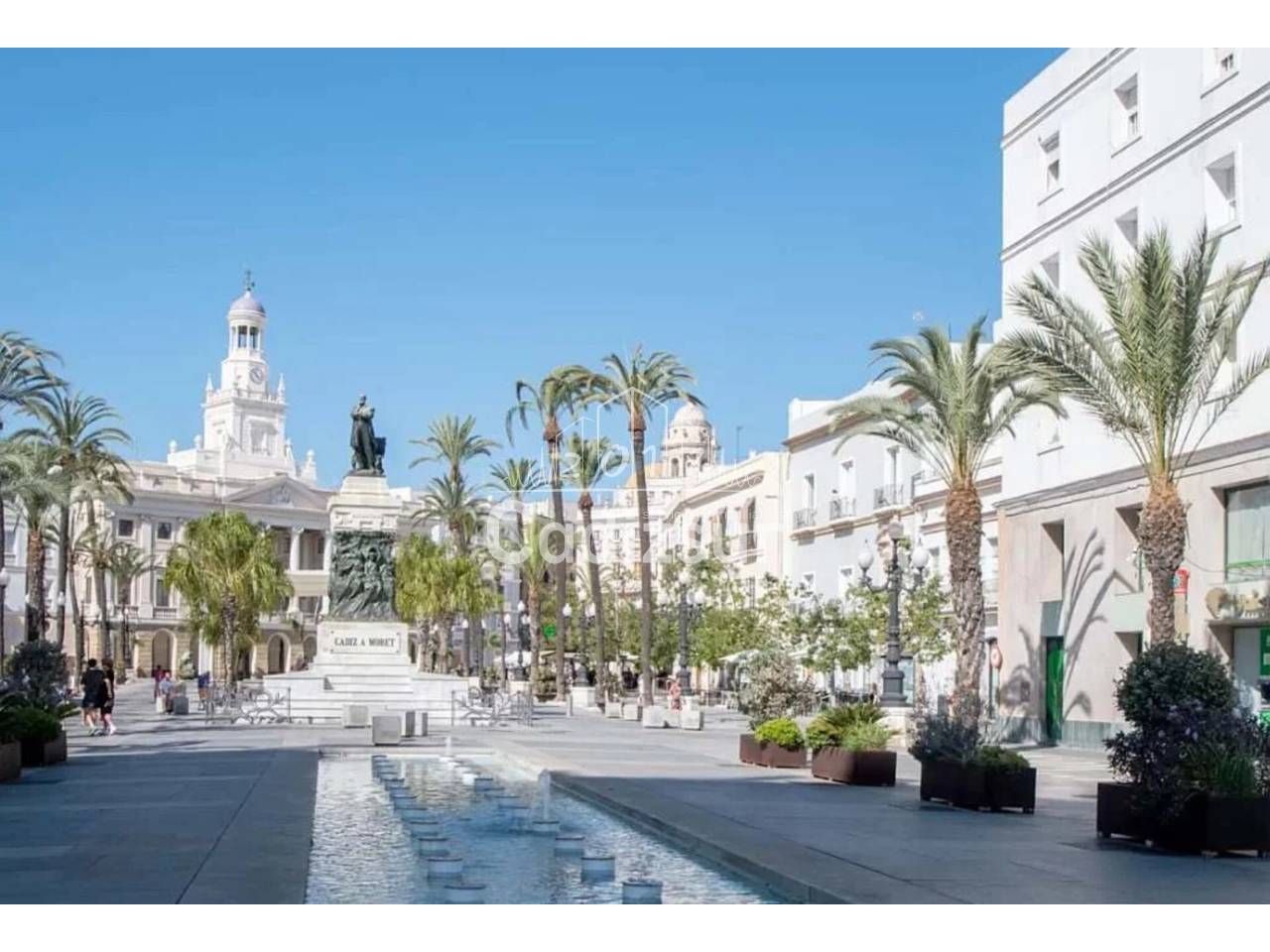Vista exterior de Edifici en venda en  Cádiz Capital