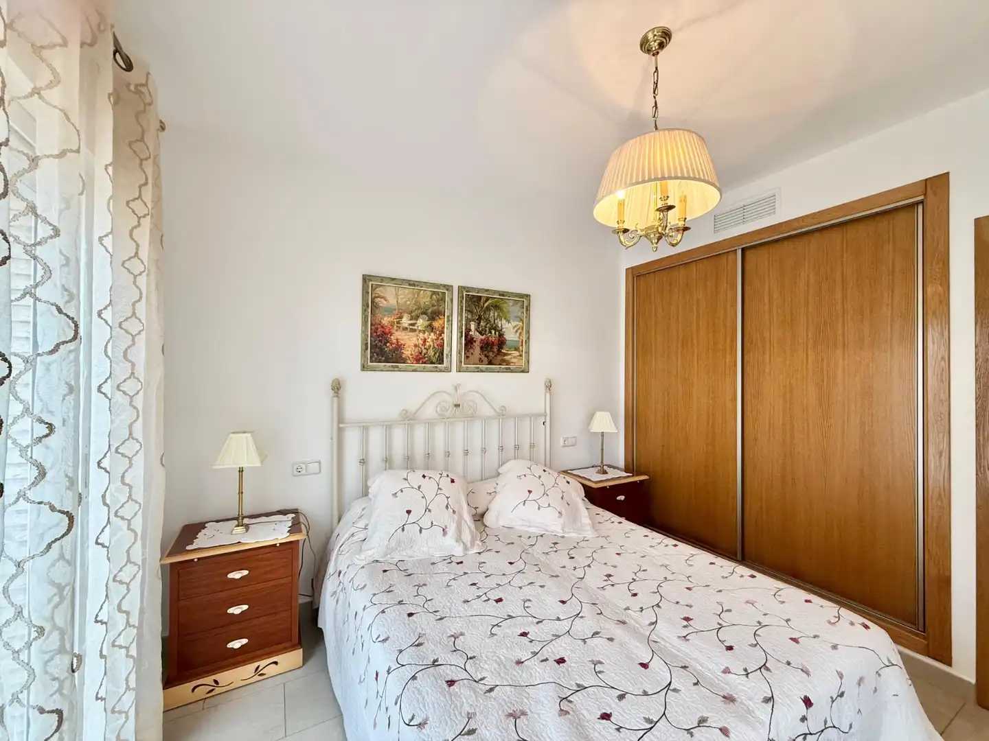 Habitación de Casa adosada de alquiler en Pilar de la Horadada con Aire acondicionado, Calefacción y Jardín privado