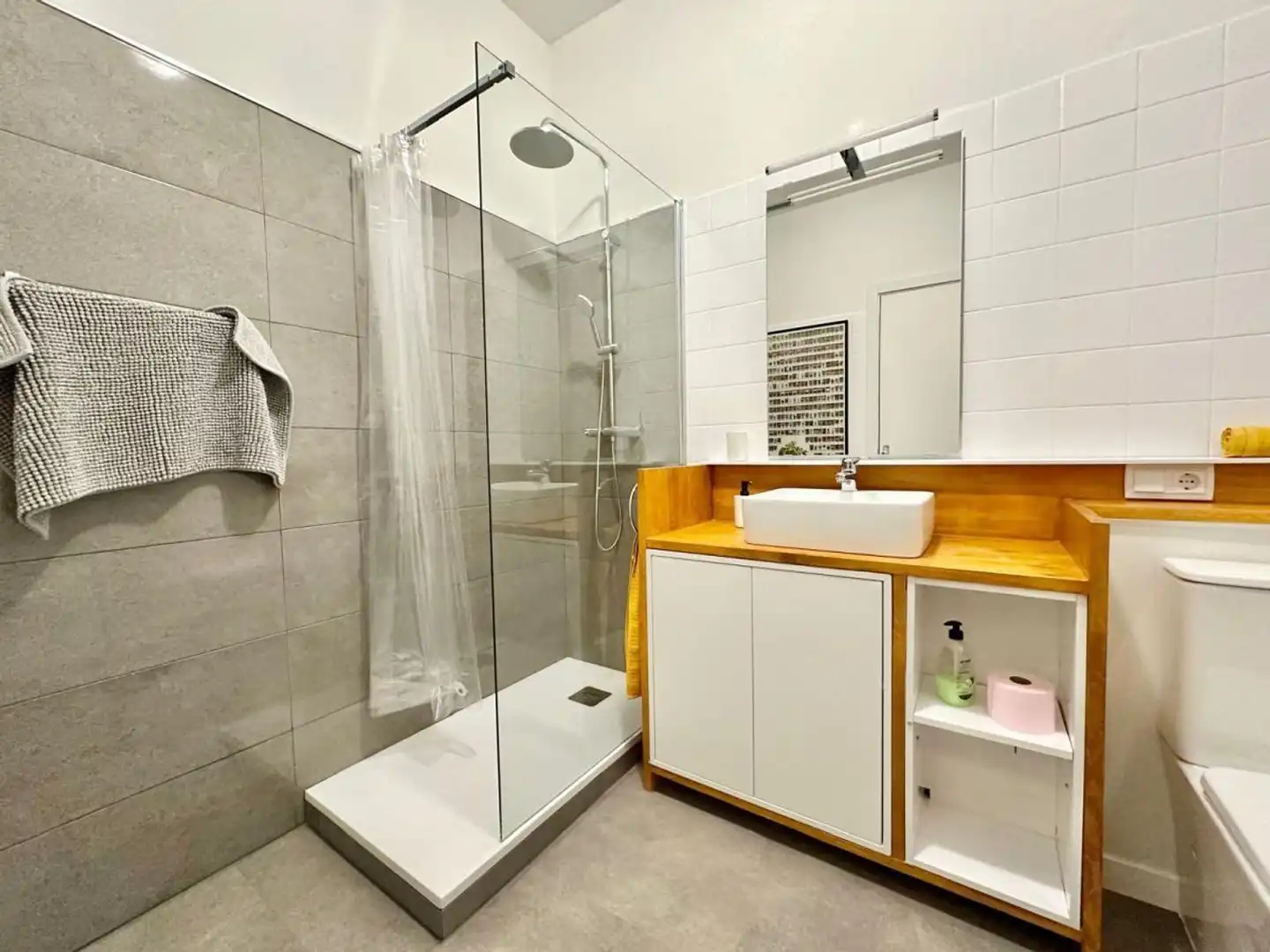 Bathroom of Flat for share in Centre - Sant Josep - Sanfeliu