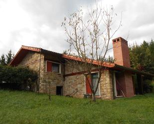 Vista exterior de Casa o xalet en venda en Orozko amb Piscina