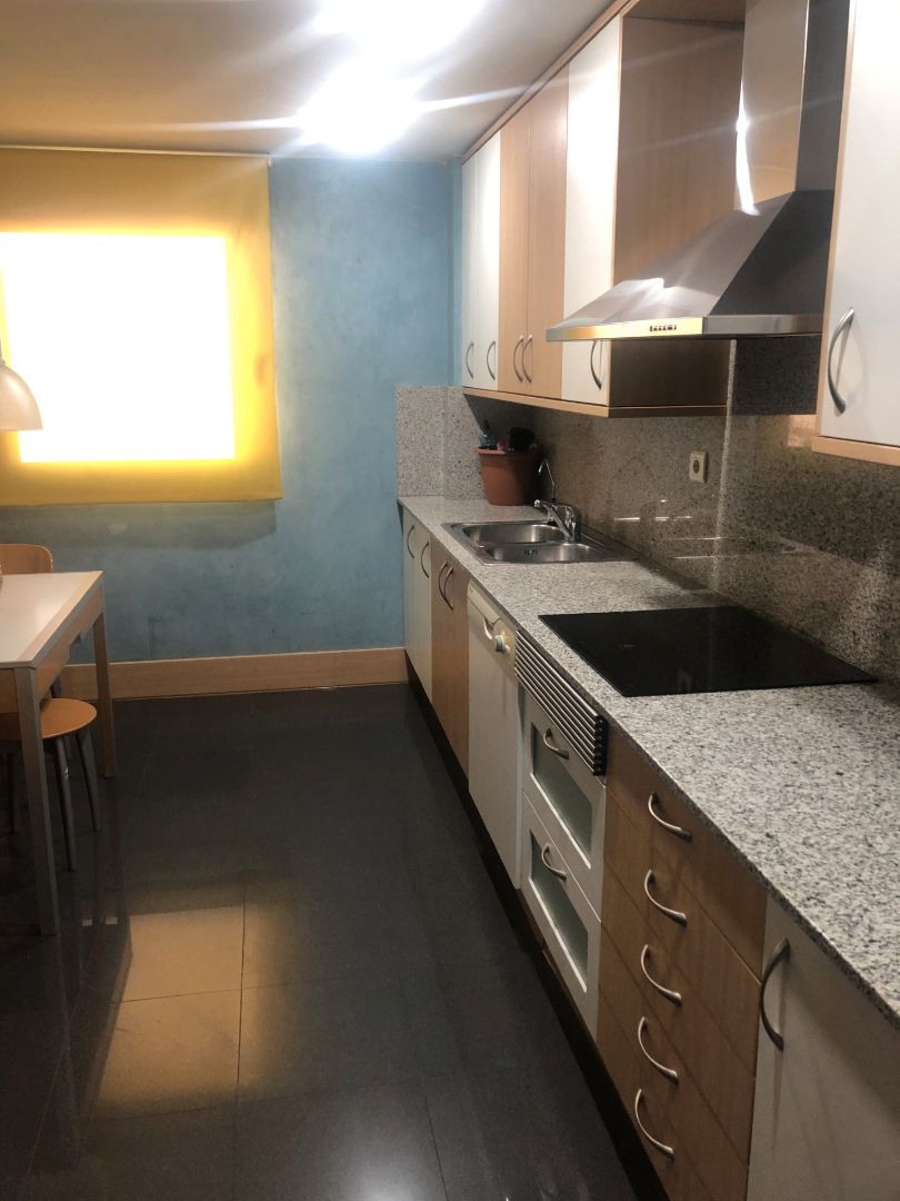 Cuina de Àtic de lloguer en  Barcelona Capital amb Aire condicionat, Calefacció i Terrassa