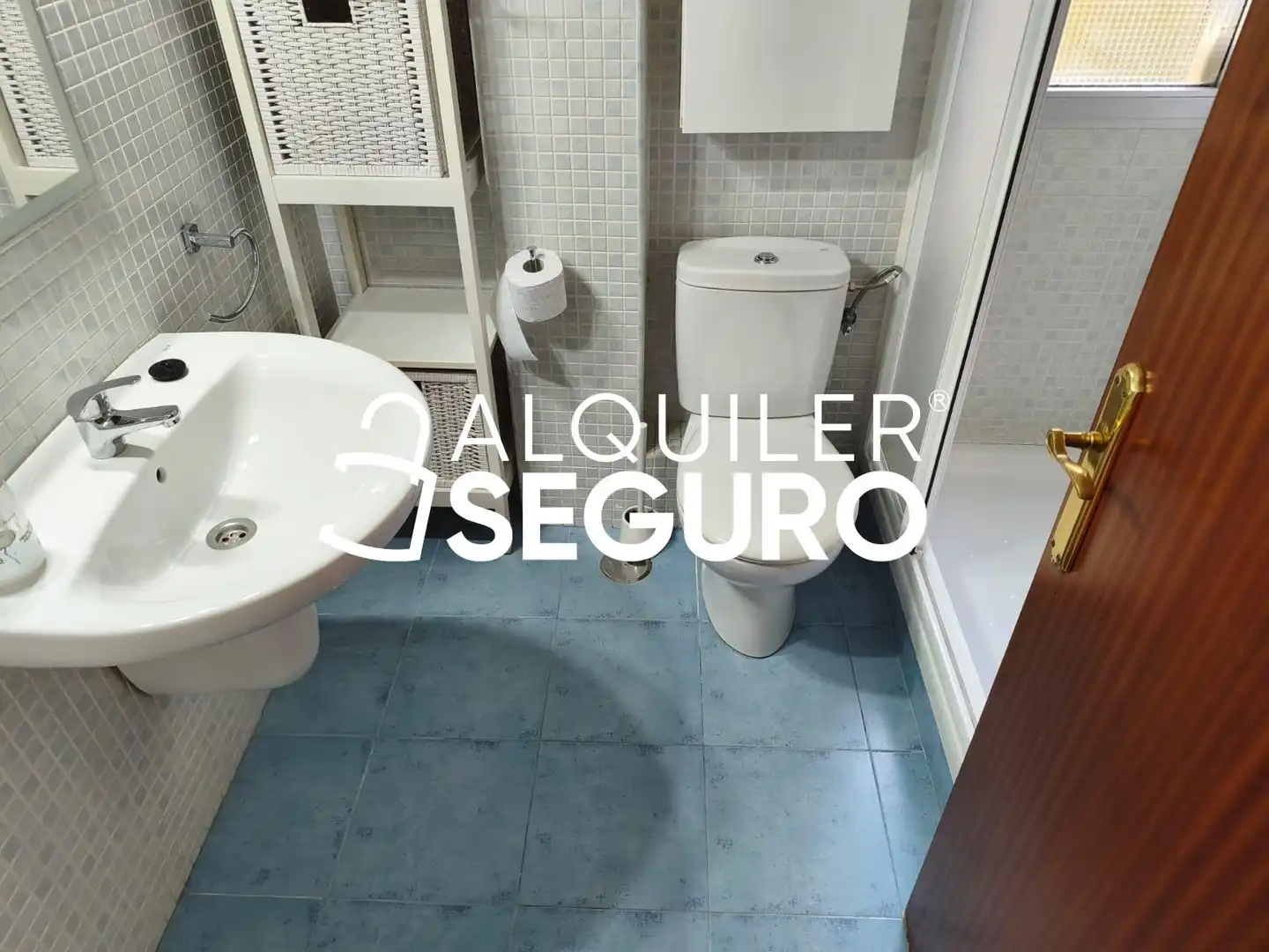 Bany de Pis de lloguer en Sevilla amb Aire condicionat