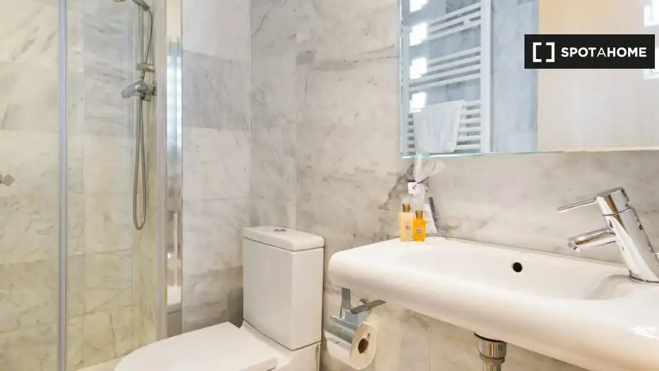 Flat with terrace to rent in Eixample, imagen 16