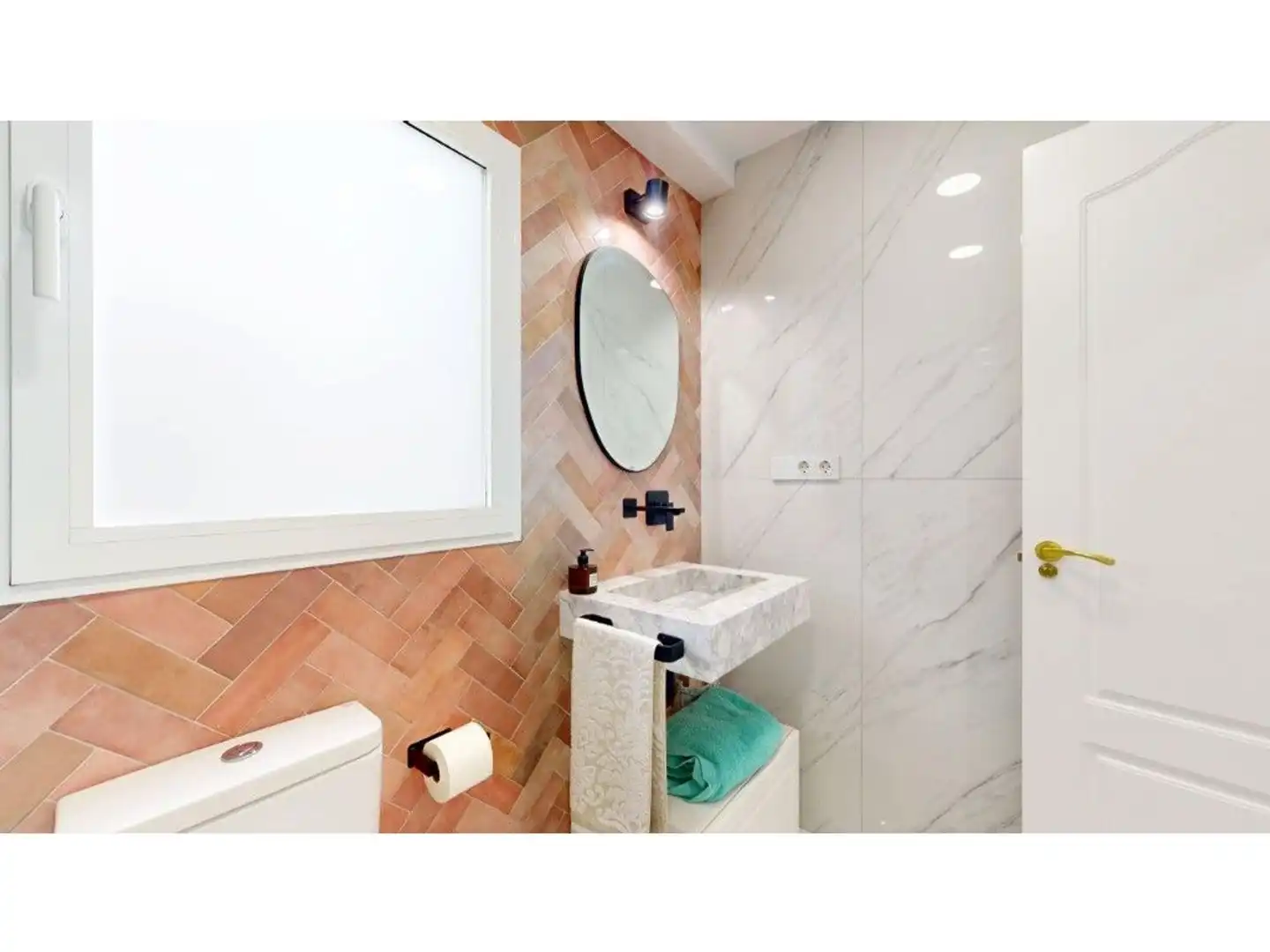 Baño de Piso en venta en Tavernes de la Valldigna con Aire acondicionado
