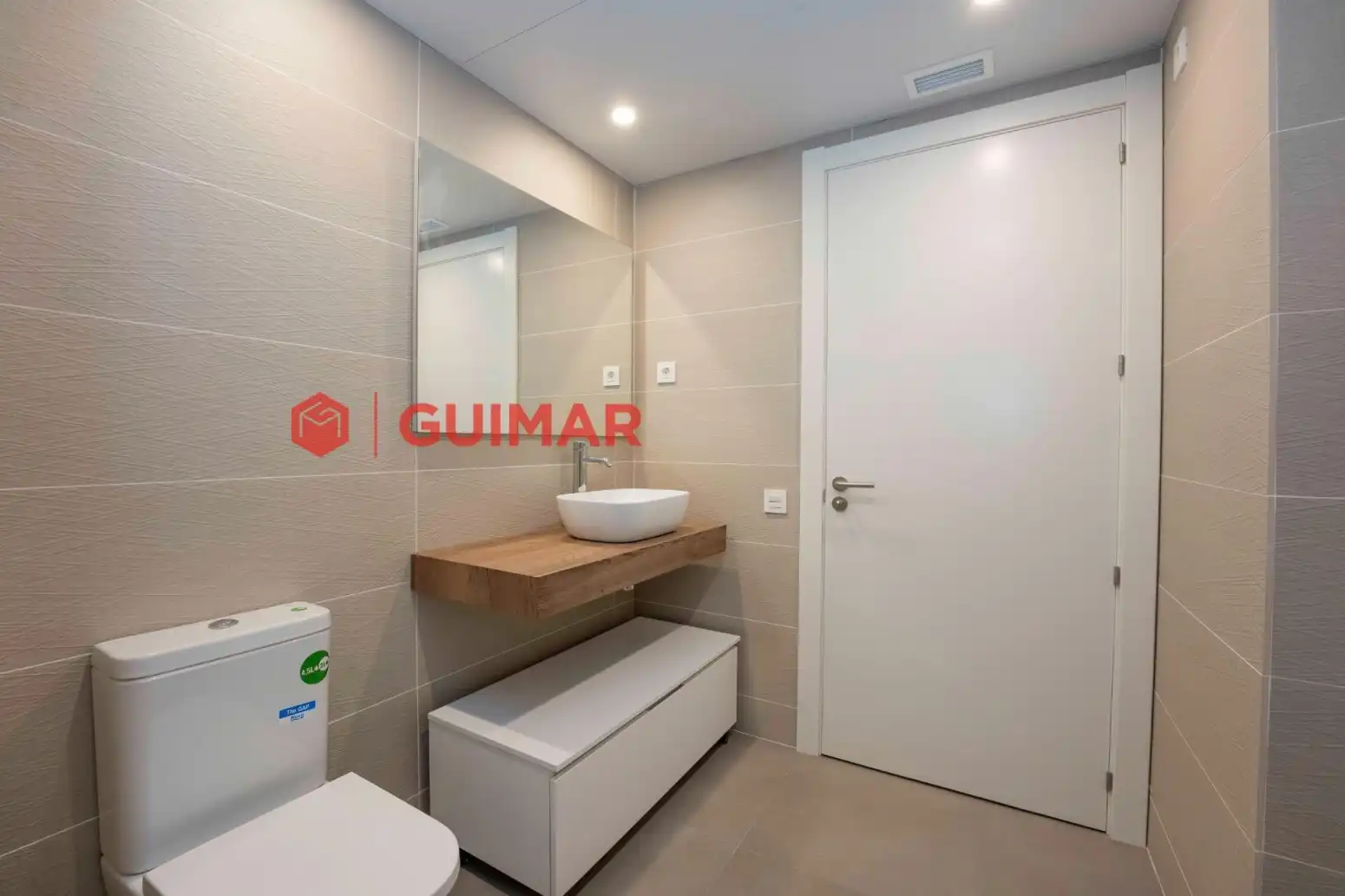 Badezimmer von Wohnung zur Miete in Sant Boi de Llobregat mit Heizung, Privatgarten und Parkett