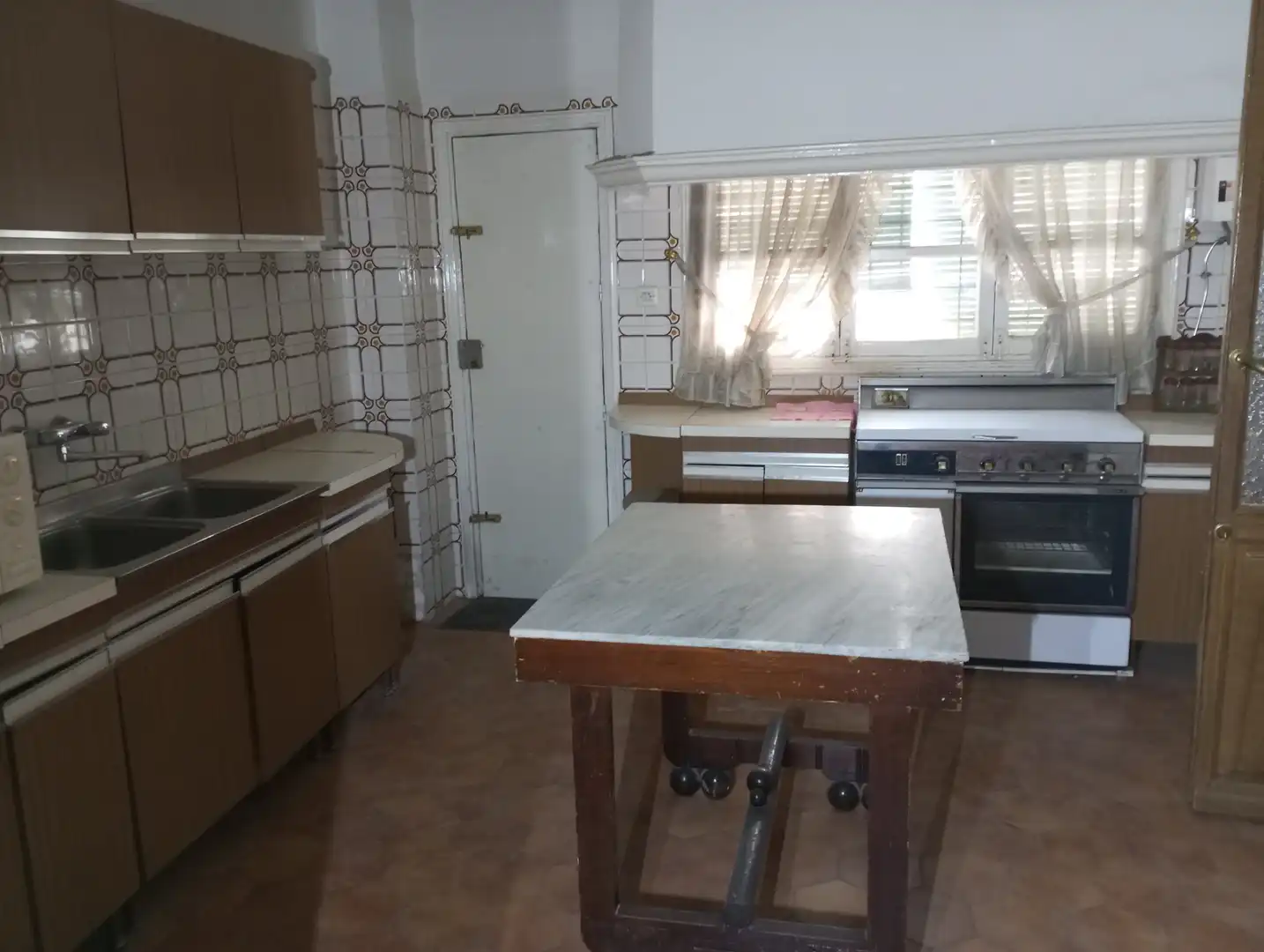 Cocina de Edificio en venta en Baza